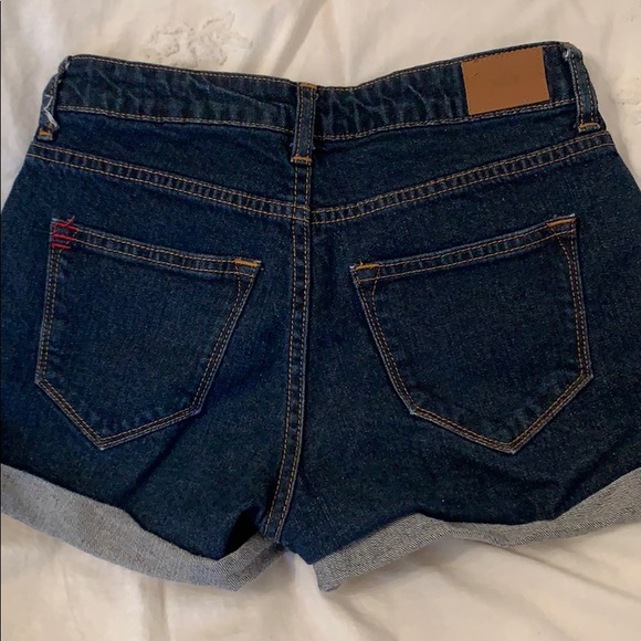 Dark wash mid rise shorts - Picture 3 of 3